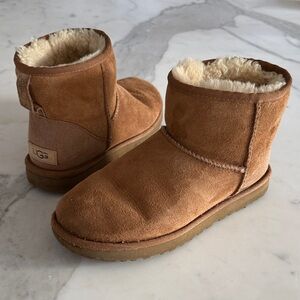 UGG Classic Mini Boots Chestnut Size 8